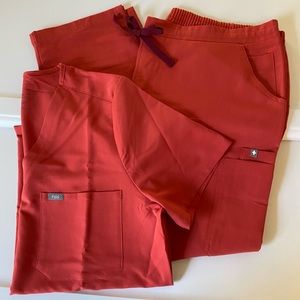 XL/Petite Clay Figs Scrubs- NWOT